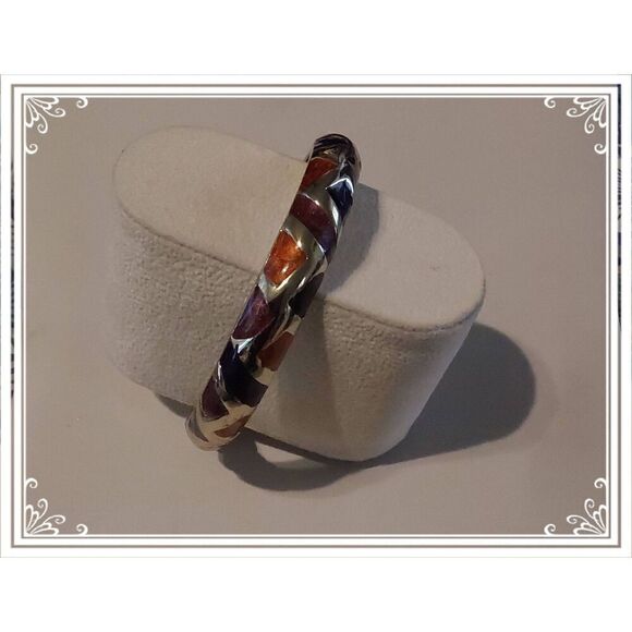 Vintage Jewelry - Pretty Vintage Goldtone Multi-Color Enamel Hinged Bangle Bracelet